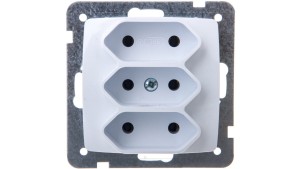 KARO Gniazdo potrójne b/u 2.5A EURO białe GP-3S/m/00