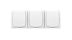 MADERA Gniazdo hermetyczne potrójne z/u IP44 klapka biała GNH-3NZ/00/w