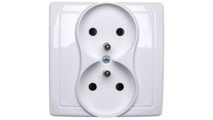 Simon Basic Gniazdo podwójne z/u 16A IP20 z przesłoną torów białe BMGZ2z/11