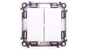 VALENA LIFE Łącznik świecznikowy IP44 biały 752155