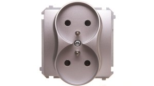 Simon Basic Gniazdo podwójne z/u z przesłonami srebrny mat BMGZ2Mz.01/43