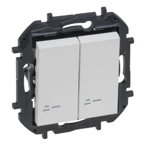 Niloe Step Łącznik świecznikowy podświetlany 10A - kolor biały 863115B