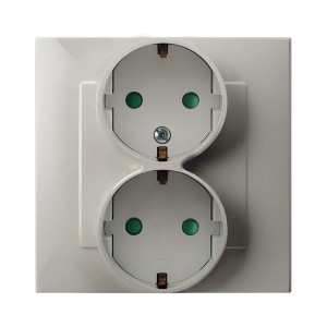 SZAFIR Gniazdo podwójne z uziemieniem schuko z przesłonami torów prądowych, kompletne z ramką kaszmirowy beż GP-2ZSP/83